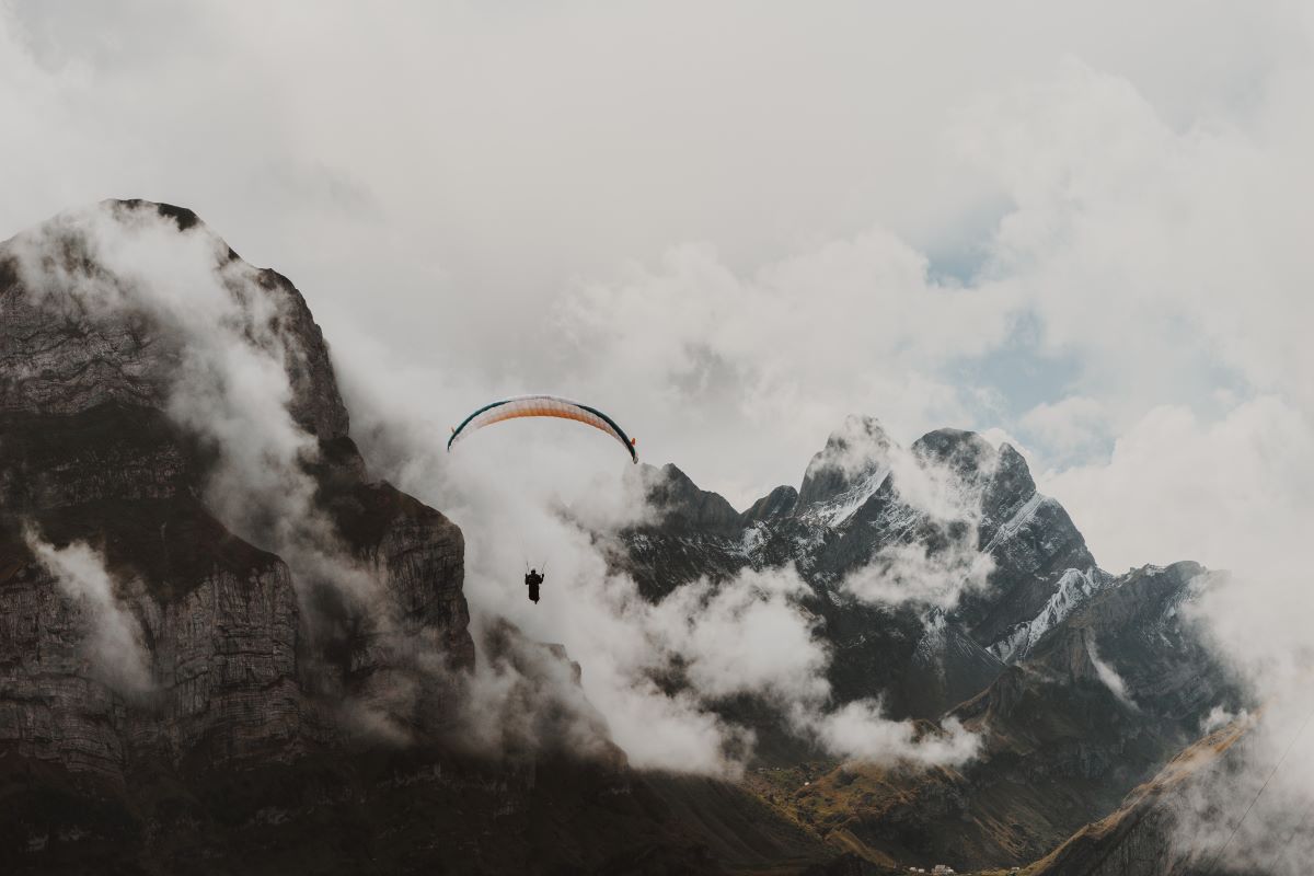 Paraglide Swiss Alps