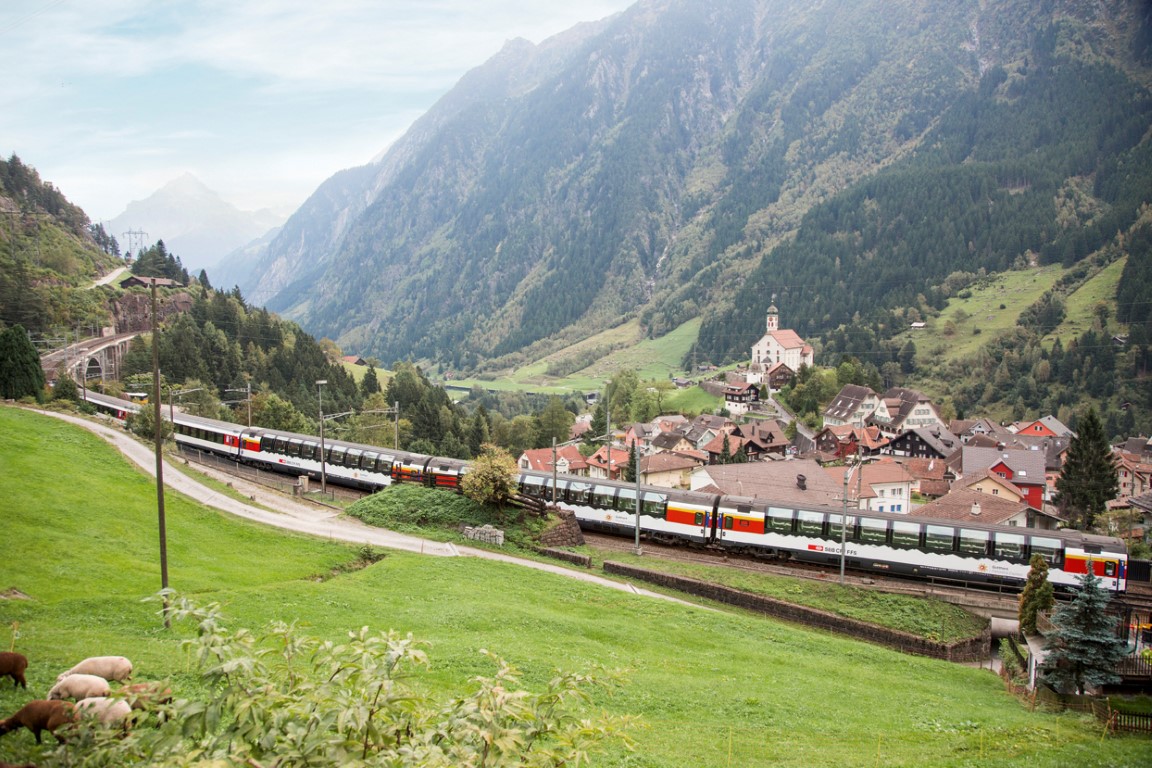 Swiss Panoramic Trains Gotthard Panorama Express