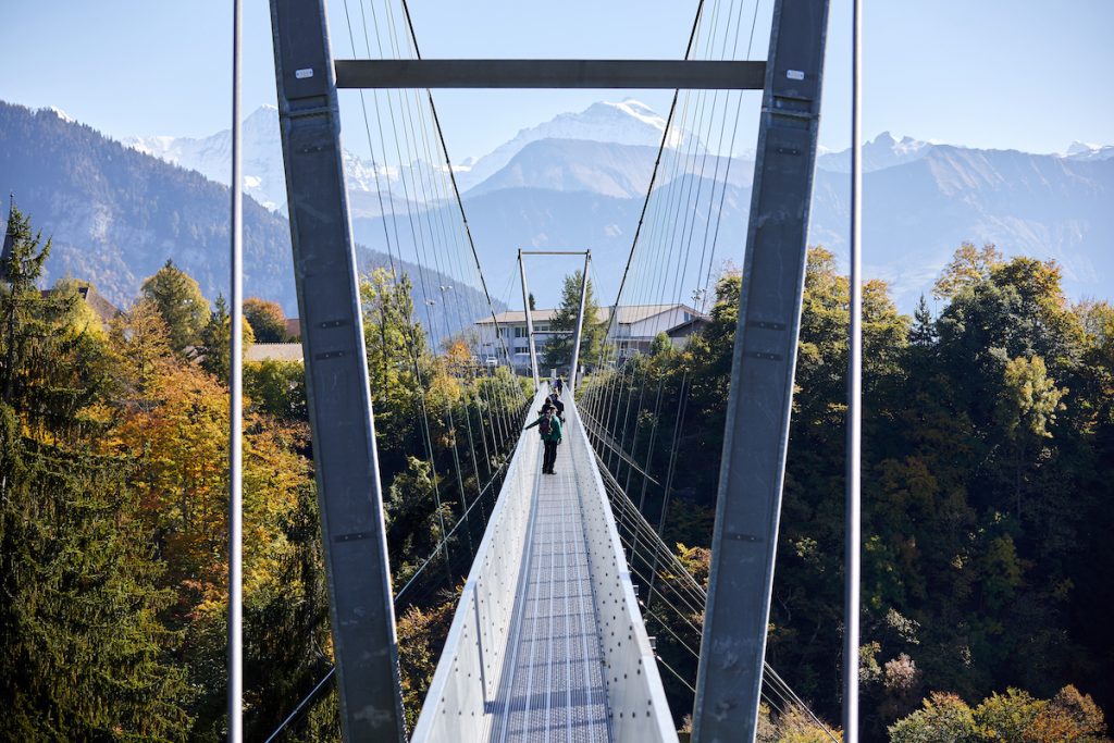 lake_thun_trail_sigriswil_suspension_bridge_tom_trachsel