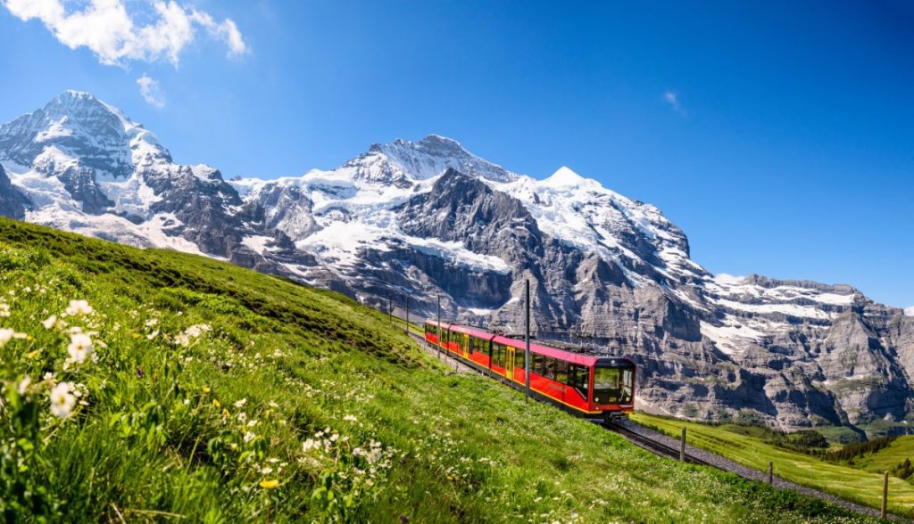 SWISS TRAVEL SYSTEM - Jungfraubahn, vor der Jungfrau, Berner Oberland.
 
Jungfrau Railways, in front of Jungfrau, Bernese Oberland.

Copyright by: Jungfraubahnen AG/Swiss Travel System By-line: swiss-image.ch/Jeroen Seyffer